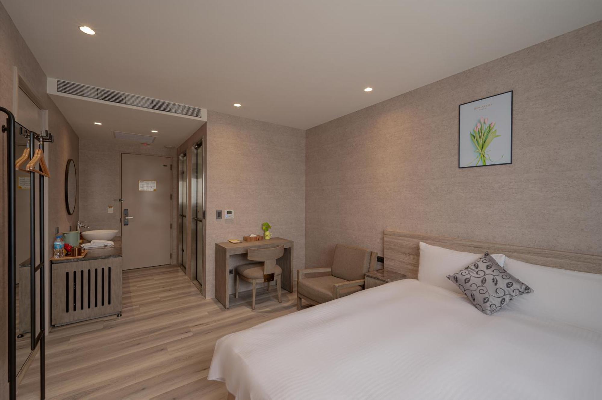 In Joy Hotel Taichung Exterior photo