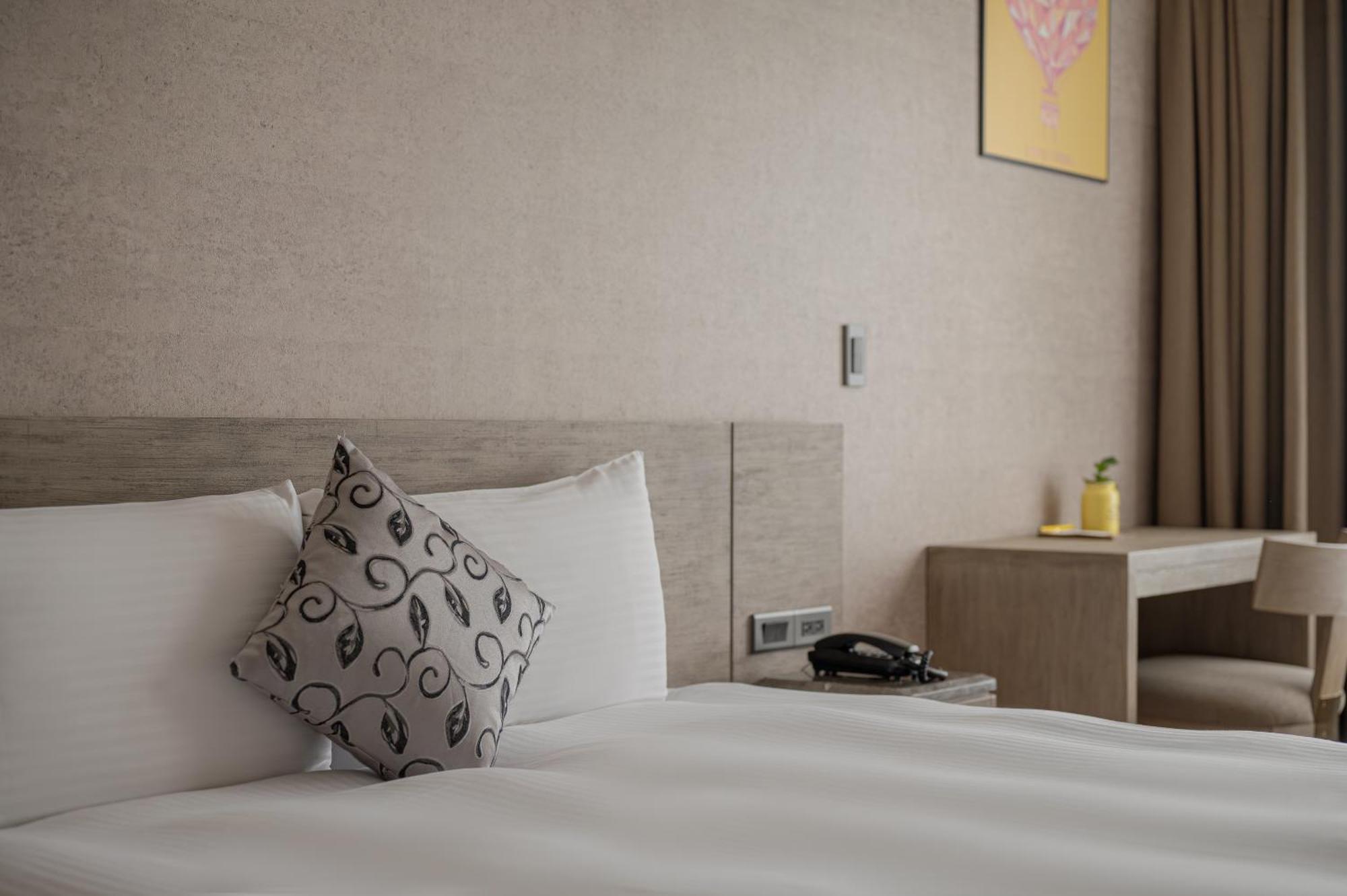 In Joy Hotel Taichung Exterior photo