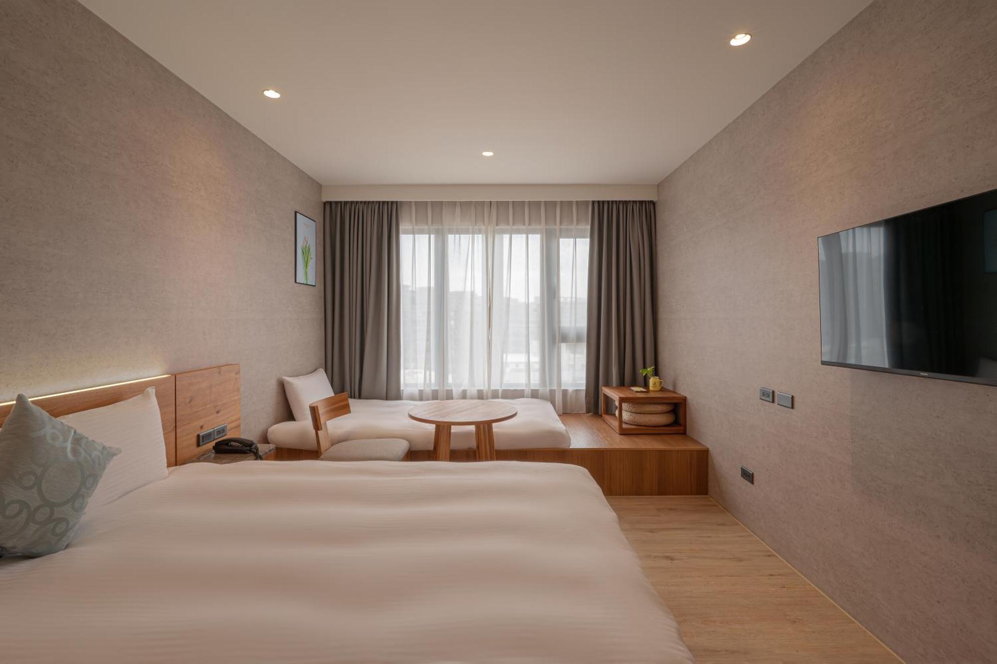 In Joy Hotel Taichung Exterior photo