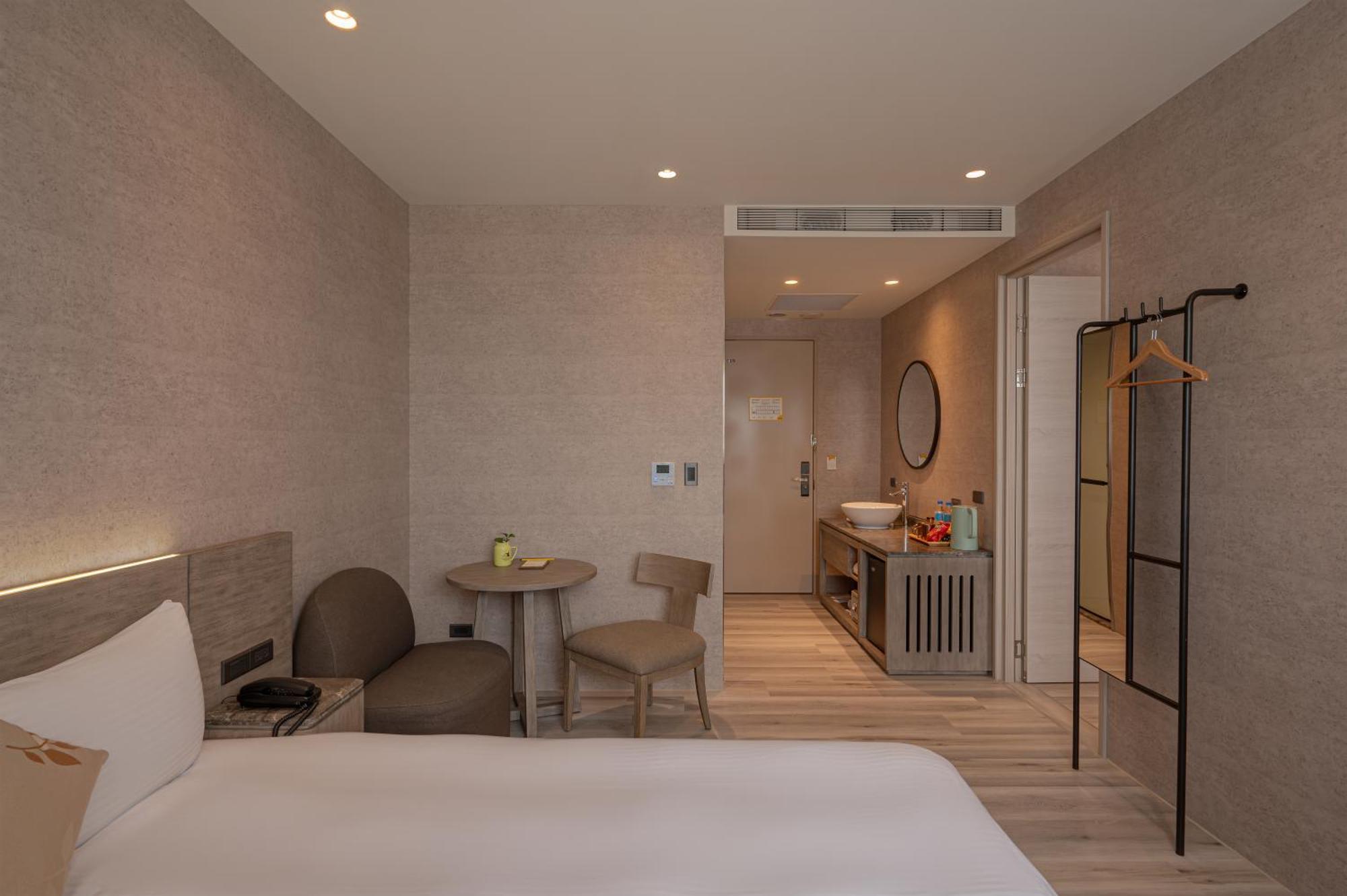 In Joy Hotel Taichung Exterior photo