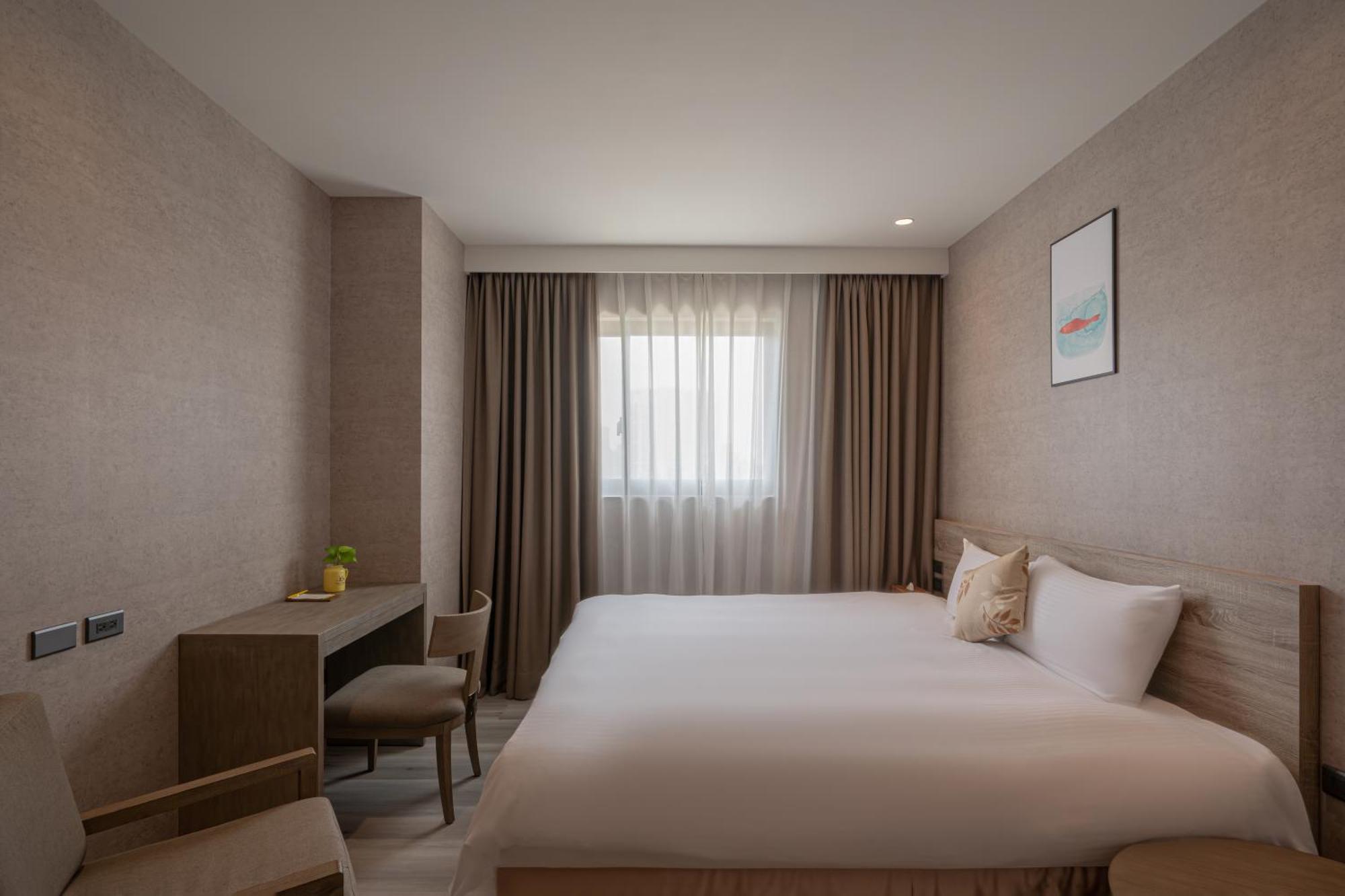 In Joy Hotel Taichung Exterior photo