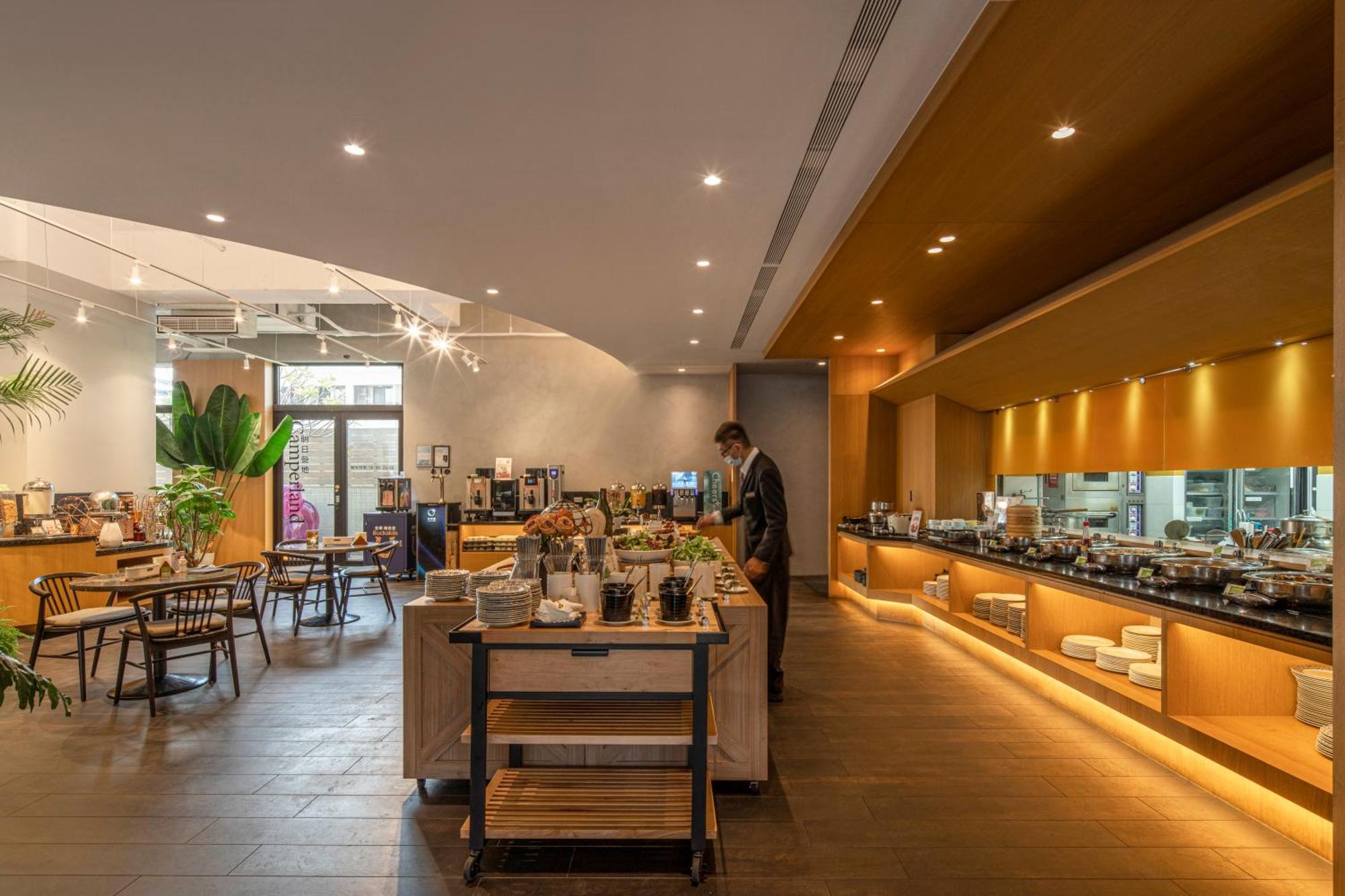 In Joy Hotel Taichung Exterior photo