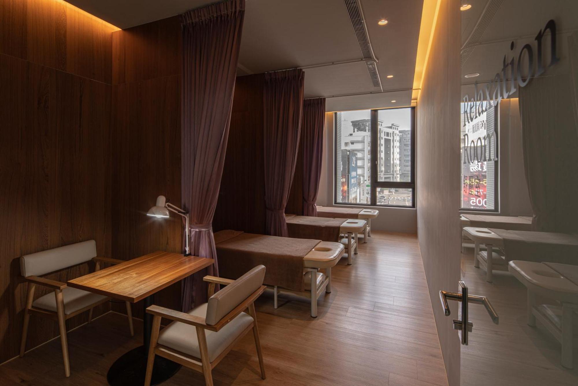 In Joy Hotel Taichung Exterior photo