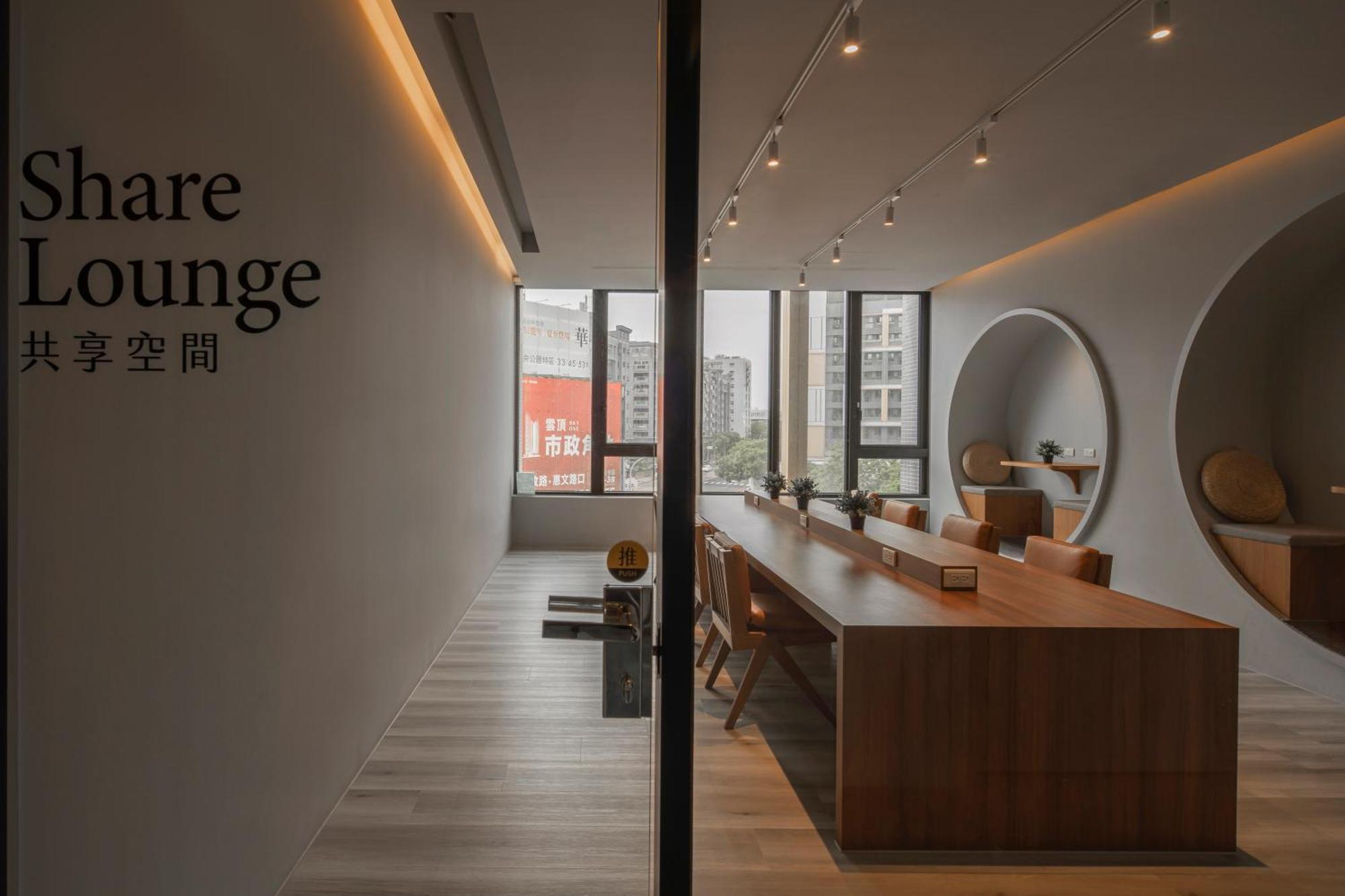 In Joy Hotel Taichung Exterior photo