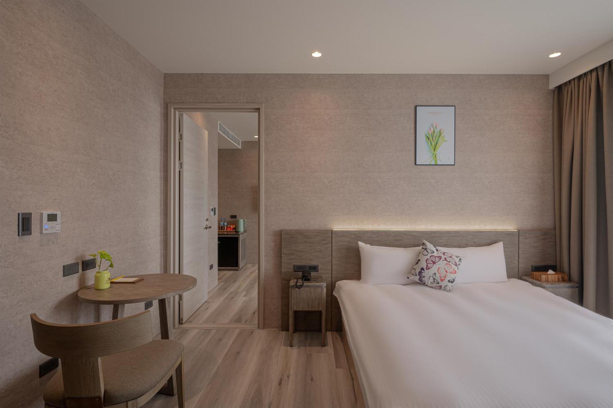 In Joy Hotel Taichung Exterior photo