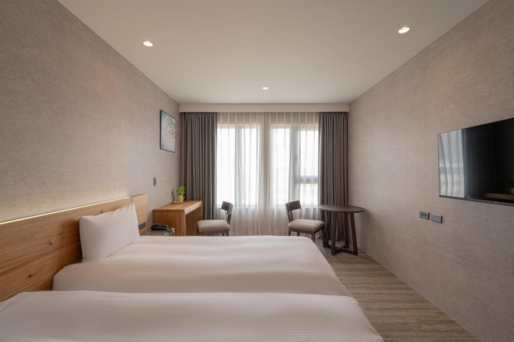 In Joy Hotel Taichung Exterior photo